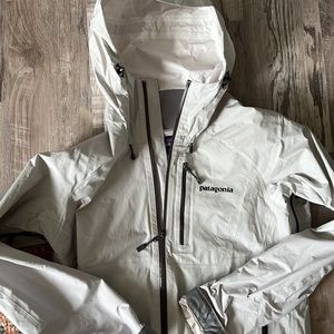 Women’s Patagonia Shell Jacket